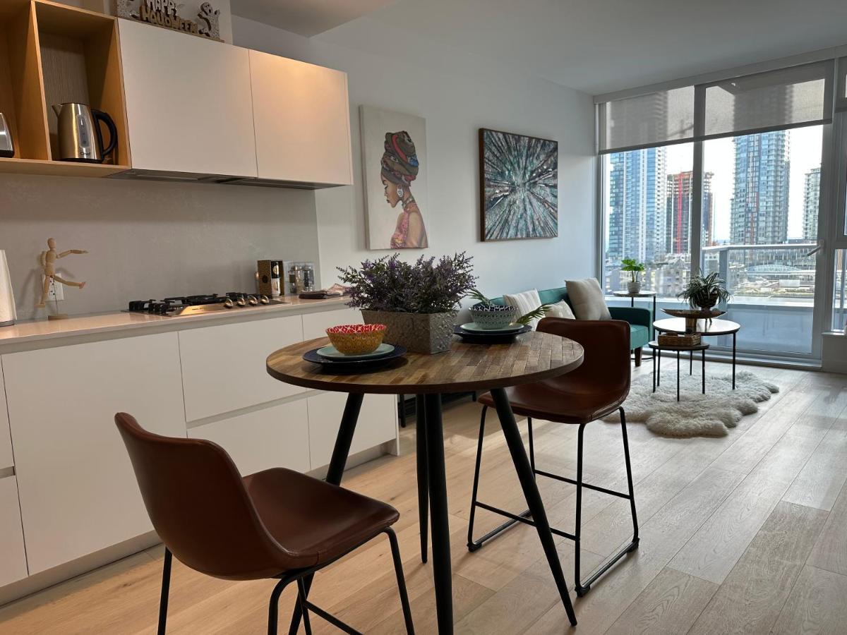 Metro Central Incredible Stylish & Cozy Burnaby Buitenkant foto
