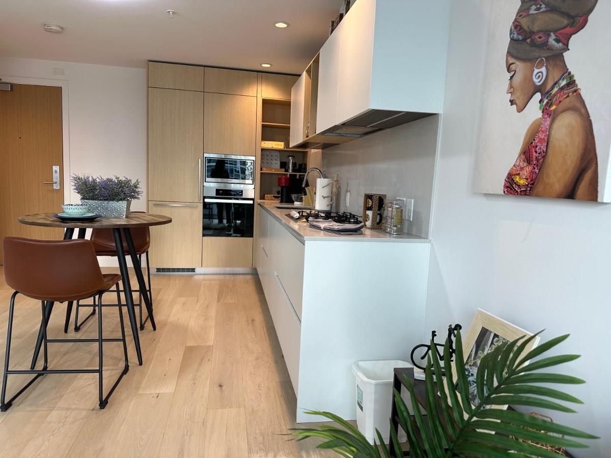 Metro Central Incredible Stylish & Cozy Burnaby Buitenkant foto