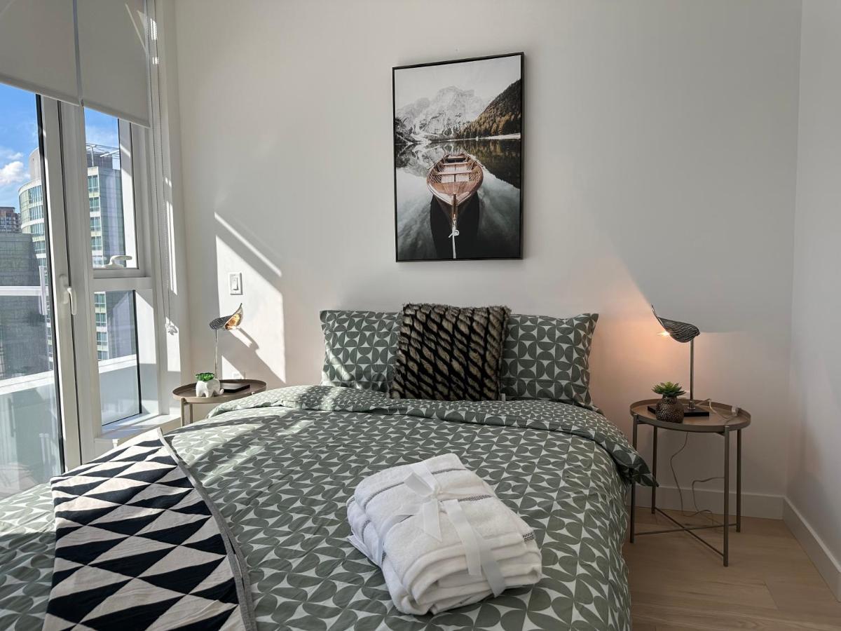 Metro Central Incredible Stylish & Cozy Burnaby Buitenkant foto