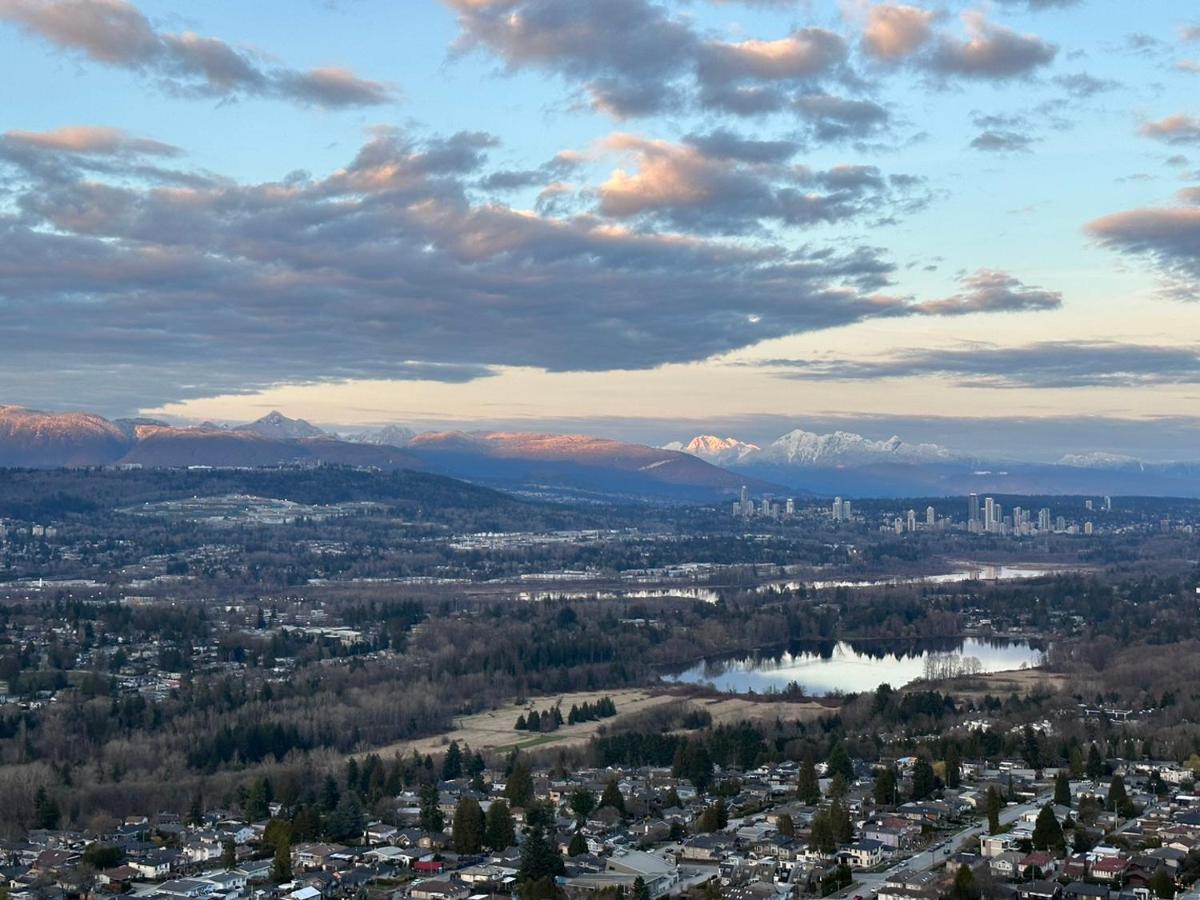 Metro Central Incredible Stylish & Cozy Burnaby Buitenkant foto
