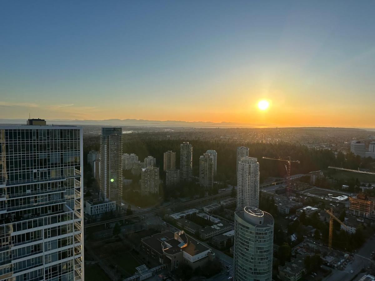 Metro Central Incredible Stylish & Cozy Burnaby Buitenkant foto
