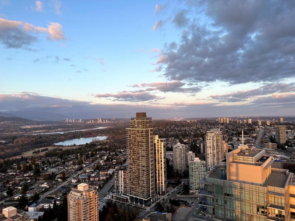 Metro Central Incredible Stylish & Cozy Burnaby Buitenkant foto
