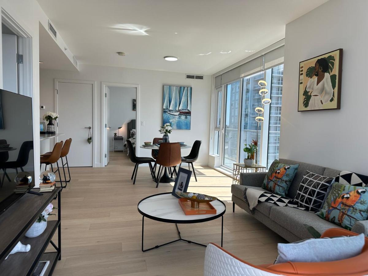 Metro Central Incredible Stylish & Cozy Burnaby Buitenkant foto